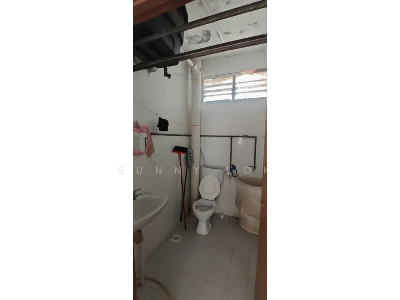 Flat for Sale at Taman Pulasan - Sunny Lok - Bathroom - PropertyGuru.com.my