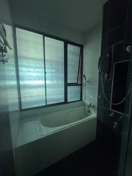 Bayu Puteri Double Storey ( jalan bayu puteri 3/1 ) untuk Untuk Disewa - RM 3,500 /bulan, Mac 2026 - Bathroom - PropertyGuru.com.my