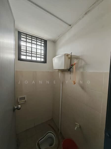 Single Storey Medium Low Cost Shoplot @ Jalan Ketapang x , Taman Rinting, Masai Johor. untuk Untuk Dijual - RM 420,000, Mac 2026 - Bathroom - PropertyGuru.com.my