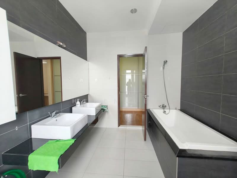 THE STRAITS VIEW RESIDENCES untuk Untuk Dijual - RM 2,450,000, Mac 2026 - Bathroom - PropertyGuru.com.my
