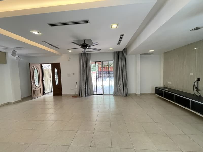 2-storey Terraced House for Sale in Taman Putra Prima (Puchong) - JC Lim - Living Room - PropertyGuru.com.my
