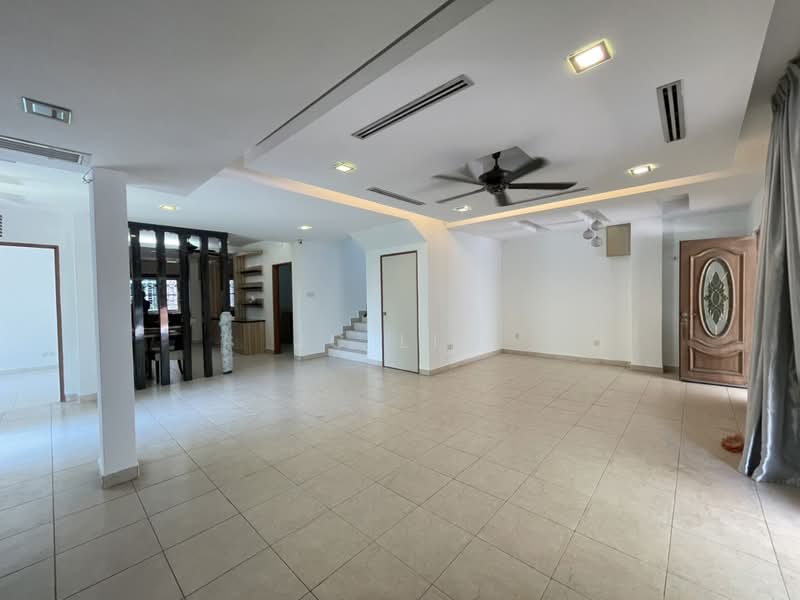 2-storey Terraced House for Sale in Taman Putra Prima (Puchong) - JC Lim - Living Room - PropertyGuru.com.my