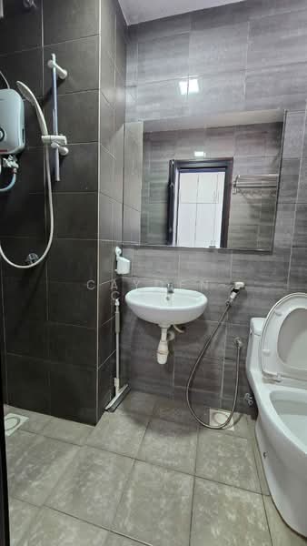 Service Residence for Sale at Symphony Tower (Menara Simfoni) - Cayden Chin - Bathroom - PropertyGuru.com.my