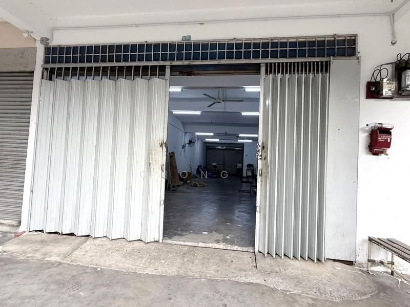Shop for Rent in Taman Bukit Mewah (Kajang) - Chong . - Entrance - PropertyGuru.com.my