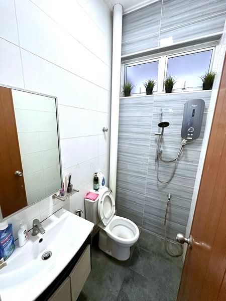 Taman Perling untuk Untuk Dijual - RM 568,000, Mac 2026 - Bathroom - PropertyGuru.com.my