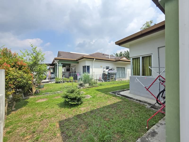Semi-Detached House for Sale in Banting (Selangor) - Saiful Nizam - Exterior - PropertyGuru.com.my