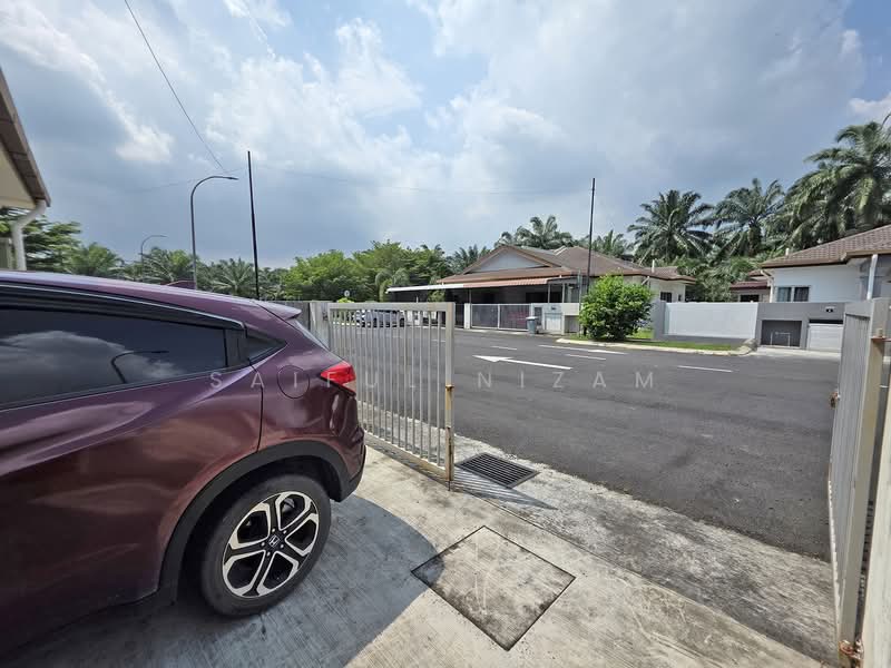 Semi-Detached House for Sale in Banting (Selangor) - Saiful Nizam - Exterior - PropertyGuru.com.my