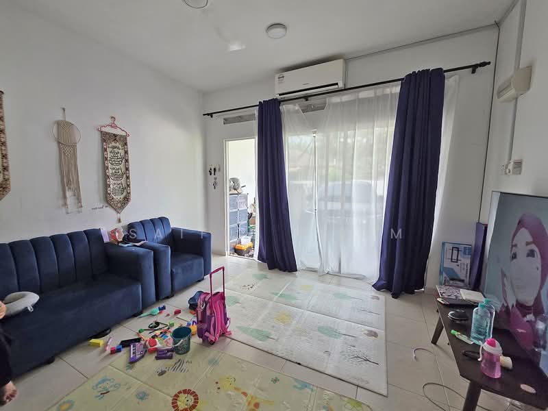Semi-Detached House for Sale in Banting (Selangor) - Saiful Nizam - Living Room - PropertyGuru.com.my