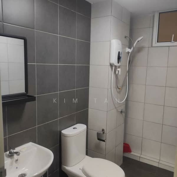 Fairview Residence untuk Untuk Disewa - RM 1,400 /bulan, Mac 2026 - Bathroom - PropertyGuru.com.my