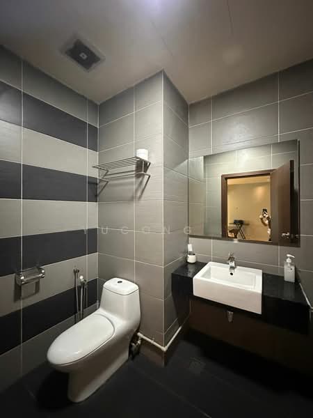 Condominium for Sale at KSL D'Esplanade Residence - Yucong . - Bathroom - PropertyGuru.com.my