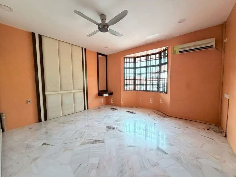 Semi-Detached House for Sale in Kluang (Johor) - Shanel Tee - Bedroom - PropertyGuru.com.my