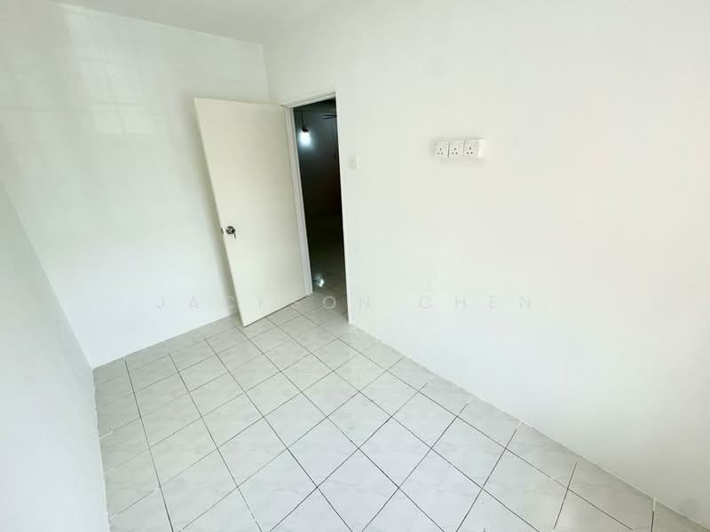 Sri Ehsan untuk Untuk Dijual - RM 270,000, Mac 2026 - Bedroom 2 - PropertyGuru.com.my