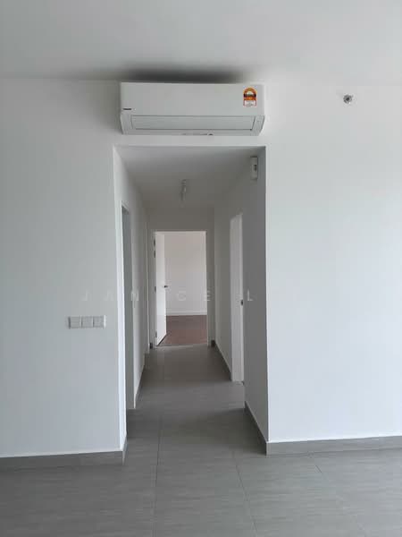 Kondominium untuk Disewa di Tuai Residence - Janice Low - Corridor - PropertyGuru.com.my