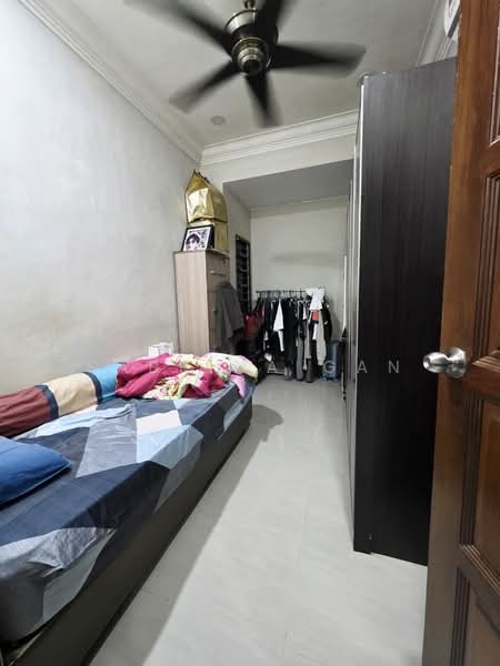 Taman Johor Jaya untuk Untuk Dijual - RM 600,000, Apr 2026 - Bedroom - PropertyGuru.com.my