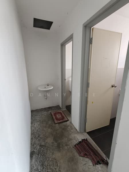 Shop / Office for Rent in Bandar Indahpura (Kulai) - Danny See - Interior - PropertyGuru.com.my