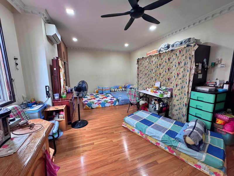 Rumah Berkembar untuk Dijual di Taman Naga Emas (Salak South) - Jovin Cheor - Bedroom - PropertyGuru.com.my