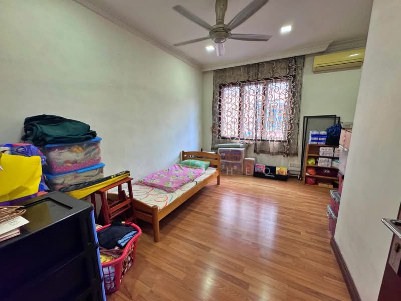 Rumah Berkembar untuk Dijual di Taman Naga Emas (Salak South) - Jovin Cheor - Bedroom - PropertyGuru.com.my
