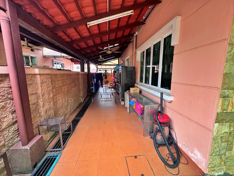 Rumah Berkembar untuk Dijual di Taman Naga Emas (Salak South) - Jovin Cheor - Exterior - PropertyGuru.com.my