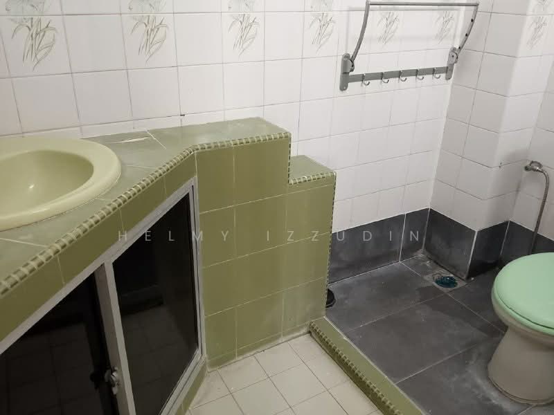 2-storey Terraced House for Sale in Usj 9 (Subang Jaya) - HELMY IZZUDIN - Bathroom - PropertyGuru.com.my