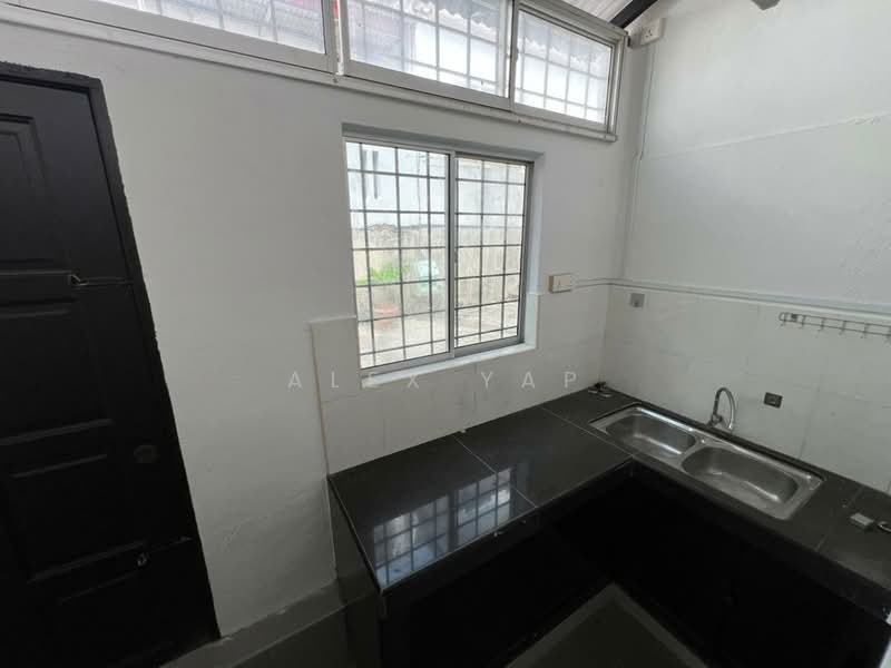 2-storey Terraced House for Sale in Taman TTDI Grove (Kajang) - Alex Yap - Kitchen - PropertyGuru.com.my