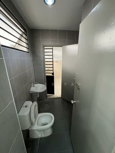 2-storey Terraced House for Sale in Taman TTDI Grove (Kajang) - Alex Yap - Bathroom - PropertyGuru.com.my