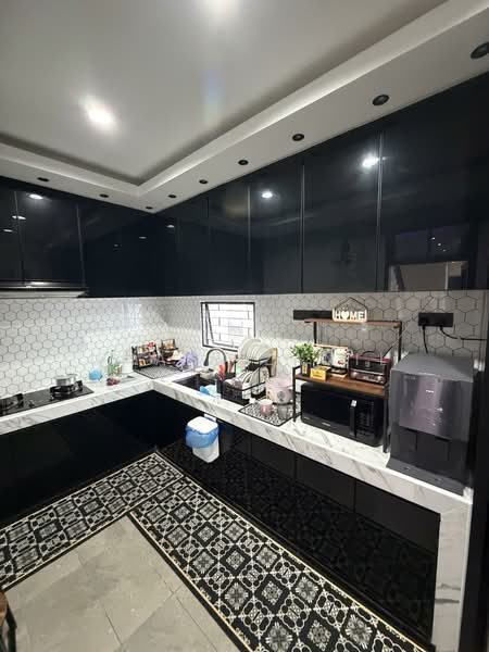 2-storey Terraced House for Sale in Bandar Putra (Kulai) - UMAIR ZANIL - Kitchen - PropertyGuru.com.my