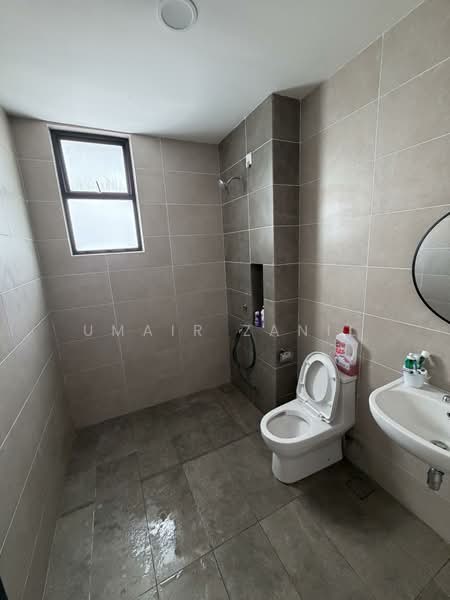 2-storey Terraced House for Sale in Bandar Putra (Kulai) - UMAIR ZANIL - Bathroom - PropertyGuru.com.my