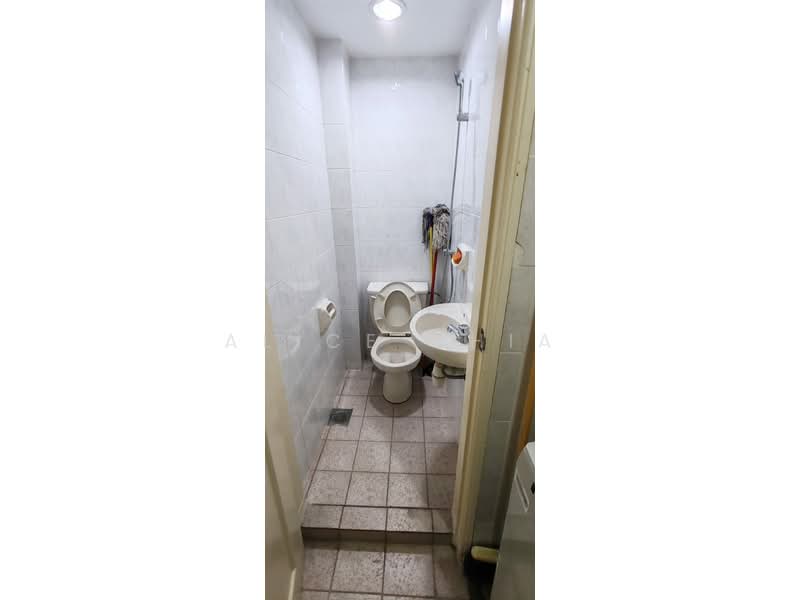 For Rent - Petrie Condominium