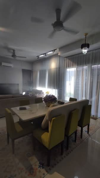 Eco Forest Hazelton untuk Untuk Disewa - RM 2,500 /bulan, Mac 2026 - Living Room - PropertyGuru.com.my