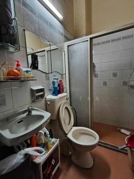 2-storey Terraced House for Sale in Bandar Sri Damansara (Selangor) - Jimmy Tan - Bathroom - PropertyGuru.com.my