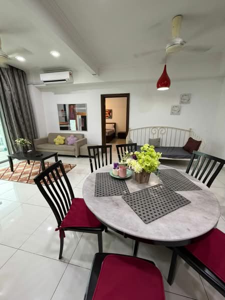 Regalia Residence untuk Untuk Disewa - RM 2,500 /bulan, Mac 2026 - Living Room - PropertyGuru.com.my