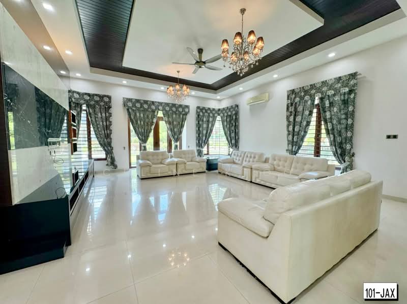 Bungalow for Sale in Setia Alam (Selangor) - Celine Khoo - Living Room - PropertyGuru.com.my