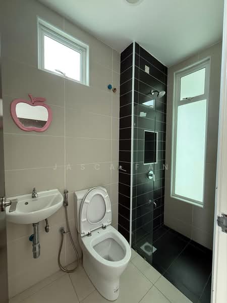 Twin Villa for Rent in Taman Seri Austin (Tebrau) - Jasca Fan - Bathroom - PropertyGuru.com.my