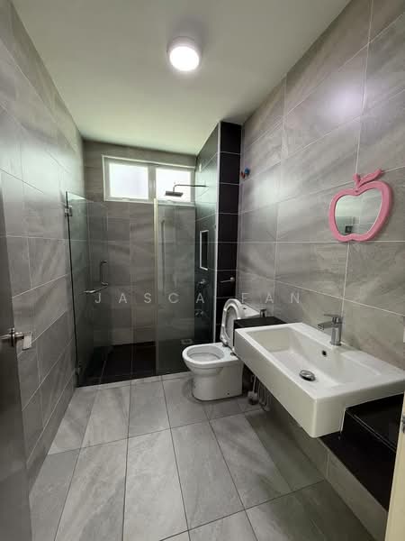 Twin Villa for Rent in Taman Seri Austin (Tebrau) - Jasca Fan - Bathroom - PropertyGuru.com.my