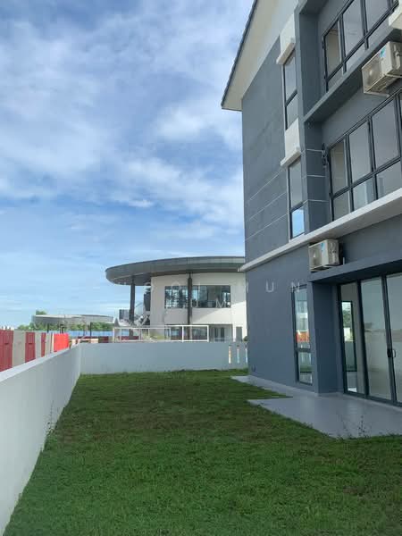 Semi-Detached House for Sale in Kwasa Damansara (Sungai Buloh) - Chooi Mun Kum - Exterior - PropertyGuru.com.my