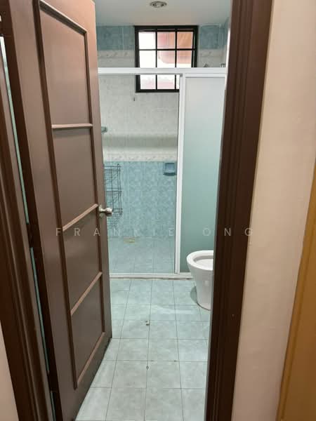 Semi-Detached House for Sale in Templer Bestari (Rawang) - Frankie Ong - Bathroom - PropertyGuru.com.my