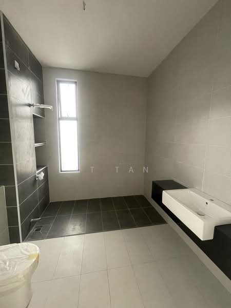 Rumah Teres untuk Dijual di Taman Desa Tebrau (Tebrau) - KT Tan - Bathroom - PropertyGuru.com.my
