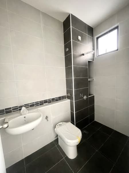 Rumah Teres untuk Dijual di Taman Desa Tebrau (Tebrau) - KT Tan - Bathroom - PropertyGuru.com.my