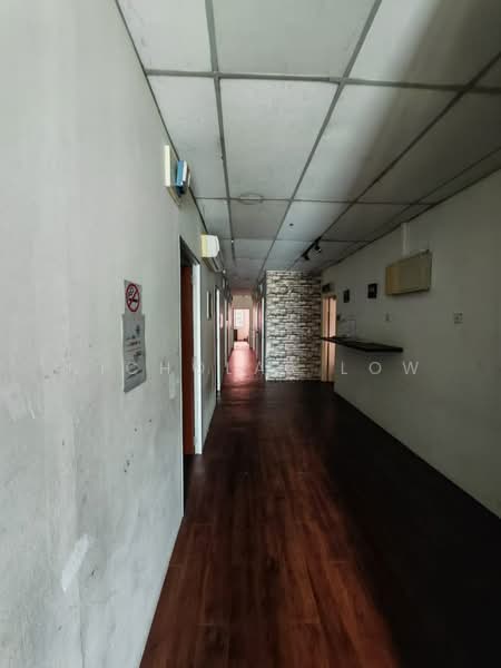 Office for Rent in Bandar Uda Utama (Johor Bahru) - Nicholas Low - Corridor - PropertyGuru.com.my