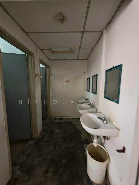 Office for Rent in Bandar Uda Utama (Johor Bahru) - Nicholas Low - Bathroom - PropertyGuru.com.my