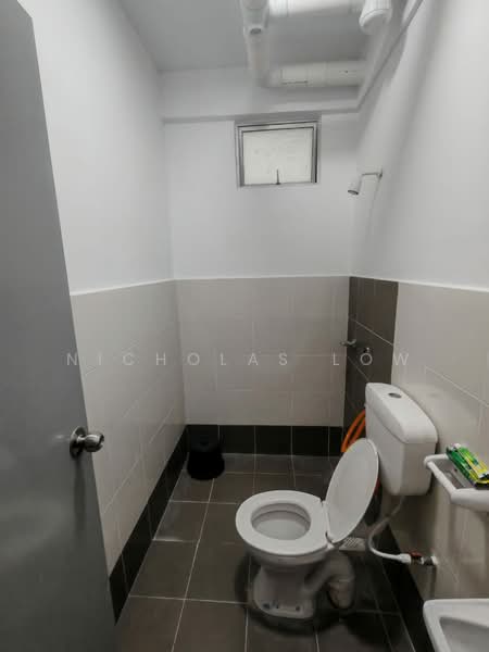 Flat for Rent at PANGSAPURI 1 SCIENTEX UTAMA - Nicholas Low - Bathroom - PropertyGuru.com.my