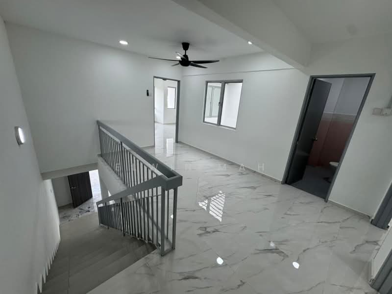 2-storey Terraced House for Sale in Bandar Country Homes (Rawang) - Elwin Mah - Interior - PropertyGuru.com.my