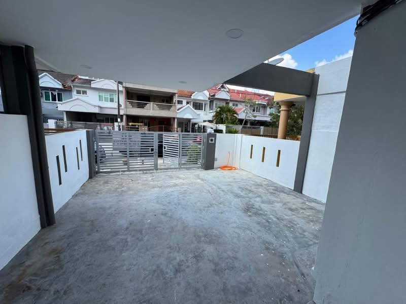 2-storey Terraced House for Sale in Bandar Country Homes (Rawang) - Elwin Mah - Exterior - PropertyGuru.com.my