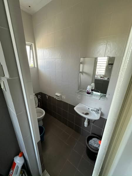 Townhouse for Sale in Seri Kembangan (Selangor) - Bryan Cho - Bathroom - PropertyGuru.com.my