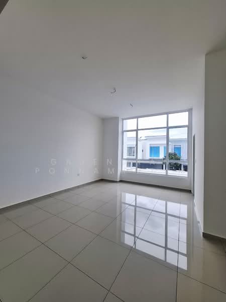 Below Market New 2-storey Terrace House Taman Ara Sendayan, Bandar Sri Sendayan untuk Untuk Dijual - RM 480,000, Mac 2026 - Living Room - PropertyGuru.com.my