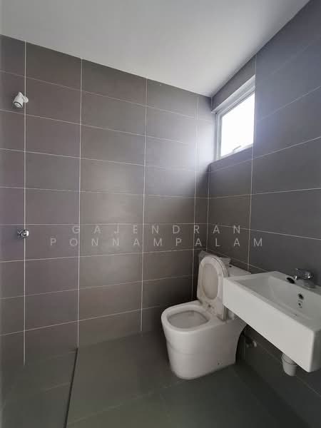 Below Market New 2-storey Terrace House Taman Ara Sendayan, Bandar Sri Sendayan untuk Untuk Dijual - RM 480,000, Mac 2026 - Bathroom - PropertyGuru.com.my