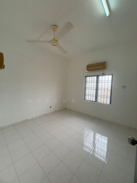 2-storey Terraced House for Sale in Taman Flora Jaya (Batu Pahat) - Marcus Tey - Interior - PropertyGuru.com.my