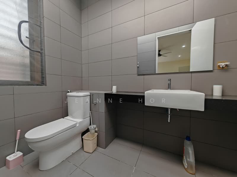 Rumah Bandar untuk Disewa di 16 Sierra (Puchong) - Jeanne Hor - Master Bathroom - PropertyGuru.com.my