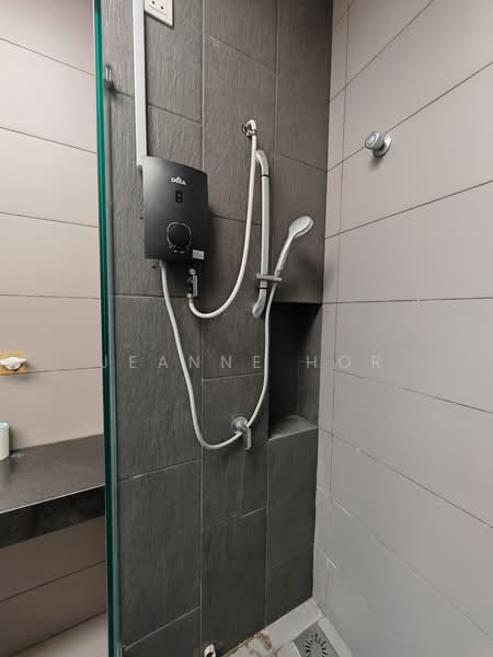 Rumah Bandar untuk Disewa di 16 Sierra (Puchong) - Jeanne Hor - Master Bathroom - PropertyGuru.com.my