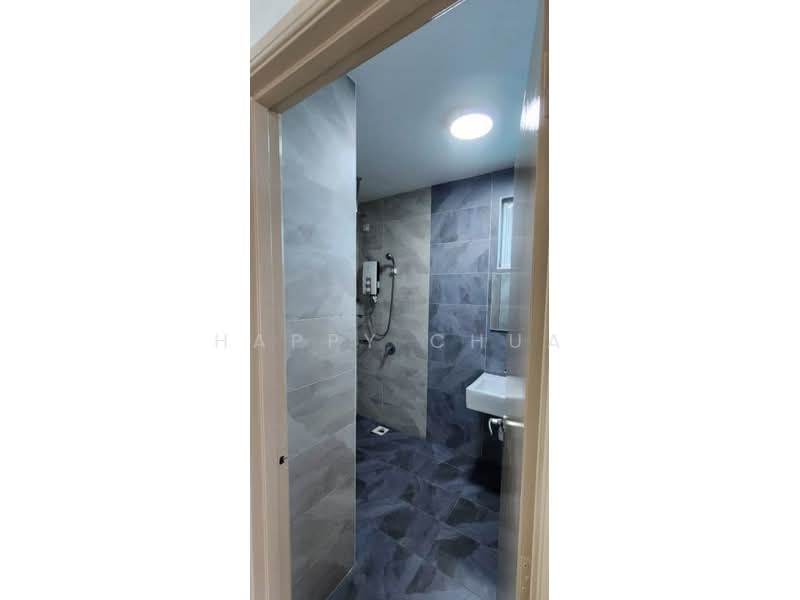Service Residence for Sale at Pinnacle Tower - Happy Chua - Bathroom - PropertyGuru.com.my